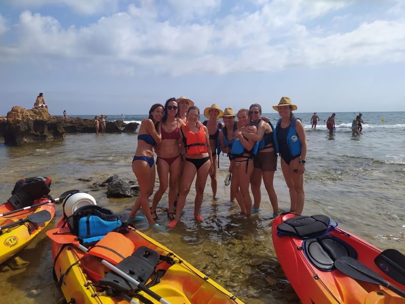 experiencia en denia con kayak para disfrutar de todas las playas y cuevas