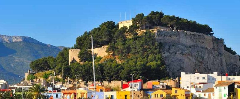 castillo denia junto puerto